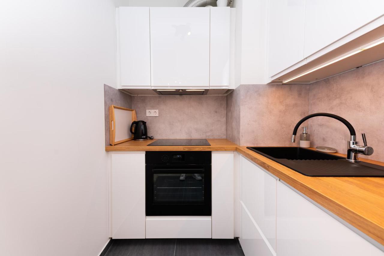 Westside Apartments By Urbanrent Βουδαπέστη Εξωτερικό φωτογραφία